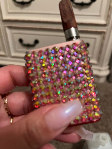 Cart Battery Pen Bedazzled, Blinged Out Battery, Badazzel Bottle, Bedazzled Battery, Bedazzled Flask, Bedazzled Pen Batteries, Bedazzled Cartridge Pen, Impulsive Ideas, Trashy Y2k Aesthetic