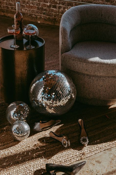 Disco Ball Editorial, Disco Ball Display, Disco Ball Photography, Disco Photoshoot, Shooting Couple, Disco Club, Desert Photoshoot, Window Display Retail, Ball Aesthetic