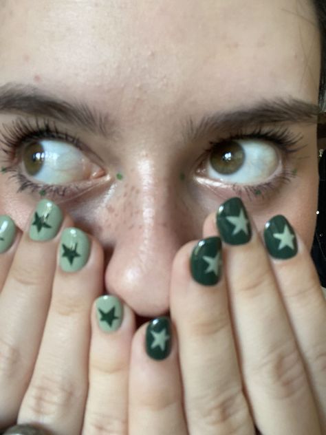 Nails Green Nail Inspo Short Nails, Green Nail Inspiration Short, Green Nail With Design, Cavetown Inspired Nails, Nail Green Ideas, Gel Nail Designs Stars, Trippy Short Nails, Nail Art On Green Nails, Nail Art Designs Stars