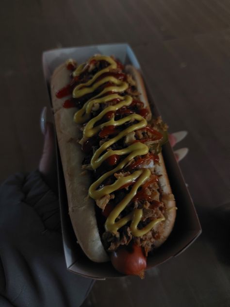 Hotdogs Aesthetic, Hot Dog Aesthetic, Street Hot Dogs, New York Hot Dog, American Hot Dog, Healthy Hot Dog, Sausage Party, Food Therapy, Delicacy Food