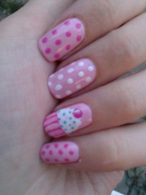 Cupcake Nails, Birthday Nail Art, Cute Pink Nails, Chrome Nail Powder, Dot Nail Art, Polka Dot Nails, Really Cute Nails, Pink Cupcakes, Kawaii Nails