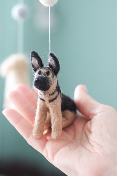 This cute needle felted dog baby mobile with German shepherd would be a lovely addition to your neutral nursery decor. This neutral crib mobile is a perfect newborn baby shower gift for any dog lover! It can be made with custom dog. Give me the pictures of your pets and I will make this cot mobile with the dogs to look like yours! Feel free to contact me if you would like to make some changes! This is a great opportunity to give your child something that he will treasure for years to come. Kids Dog Mobile Nursery, Vintage Dog Themed Nursery, German Shepherd Nursery, Baby Boy Dog Nursery, Bird Dog Nursery, Dog Themed Nursery Gender Neutral, Small Soft Toys, Neutral Crib, Baby Mobile Felt