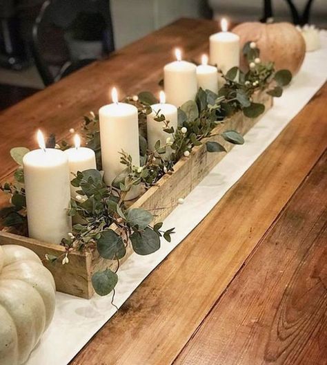 Wood Box Centerpiece, Hiasan Dalaman Rumah, Table Centerpieces For Home, Fall Table Centerpieces, Deco Table Noel, نباتات منزلية, Small Kitchens, Splash Pad, Thanksgiving Centerpieces