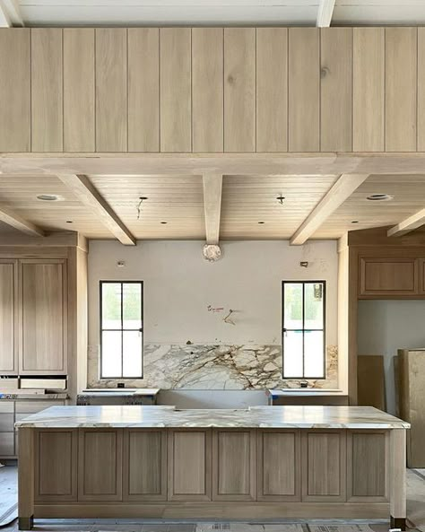 Eric Olsen, Provincial Home, Barn Kitchen, Studio Kitchen, Kitchen Ceiling, Interiors Dream, Counter Tops, Kitchen Inspo, House Kitchen