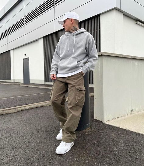 Cargos And Hoodie Outfit Men, Hoodie Cargo Pants Outfit Men, Dark Grey Shirt Outfit Men, Hoodie Cargo Pants Outfit, Joggers Men Outfit Casual Street Styles, Oversized Pants Outfit Men, Y2k Outfits Boys, Hoodie Streetwear Outfit, Oversized Outfit Men