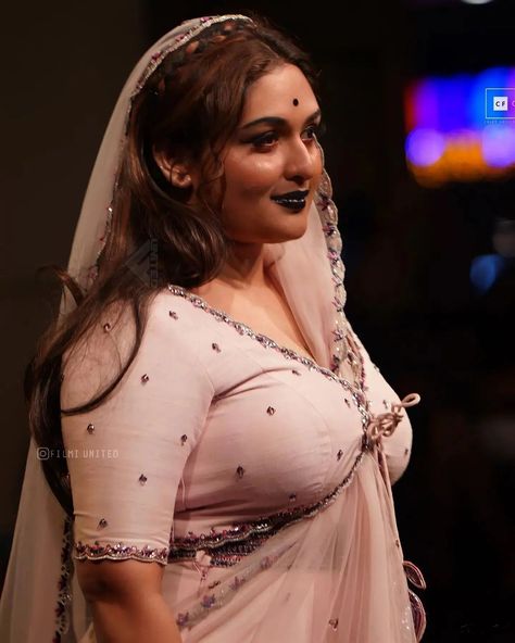 Prayaga Martin, Ramp Walk, Young Actresses, Girl Celebrities, Movie Stills, Aishwarya Rai, Event Photos, New Photos, Latest Pics