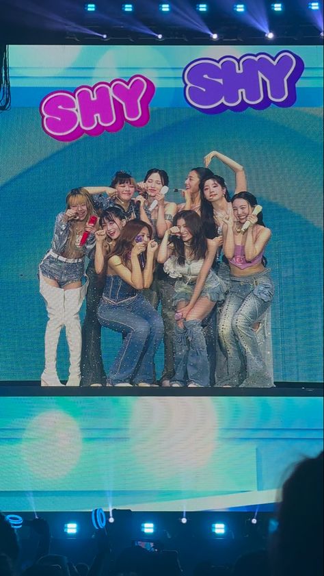 Twice Ready To Be Concert Wallpaper, Twice Ready To Be Concert, Twice World Tour, Twice Momo Wallpaper, Twice Ready To Be, Twice Group, Pop Queen, Concert Aesthetic, Twice Once