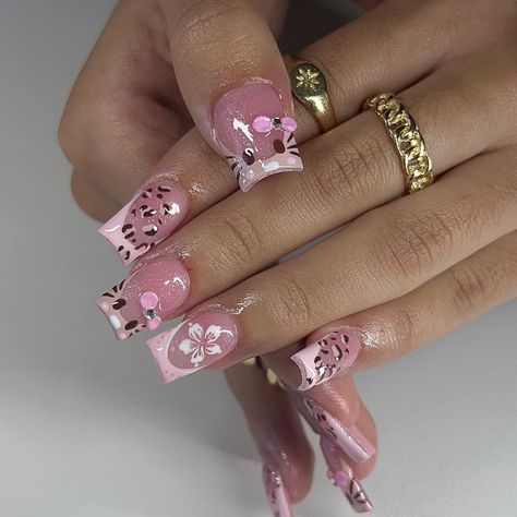 Hello Kitty 🎀 • • #nails #nailsofinstagram #nailart #nail #nails💅 #nailinspo #nailinspiration #nailsdesign #naildesigns #nailtech #nailartist #nashville #acrylicnails #nashvillenails #nashvillenailtech #nailsoftheday #nailsofinsta #nailsofnashville #explore #explorepage #explorepage✨ #nailedbyshev #trending #trendynails #nailsnailsnails #hellokittynails #shortnails #cutenails #girlynails #bownails Fall Nails Hello Kitty, Monkey Nails Design, Pink Fall Nails Ideas Autumn, Hello Kitty Rhinestone Nails, Hello Kitty Halloween Nails Short, Hello Kitty Cheetah Print Nails, Cheetah Hello Kitty Nails, Tan Hello Kitty Nails, Hello Kitty Pedicure