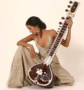 Anoushka Shankar, Indian Instruments, Hindustani Classical Music, Indian Musical Instruments, Bharatanatyam Poses, Indian Classical Music, Norah Jones, Classical Musicians, Indian Music