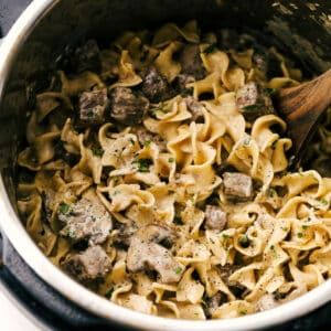 Instant Pot Beef Stroganoff - The Recipe Critic Steak Stroganoff, Instant Pot Beef Stroganoff, The Recipe Critic, Recipe Critic, Stroganoff Recipe, Potted Beef, How To Cook Beef, Instant Pot Dinner Recipes, Beef Stroganoff