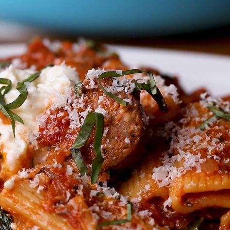 Sausage, Spinach, Tomato Rigatoni Sausage Rigatoni, Rigatoni Recipes, Sausage Spinach, Chili And Cornbread, Best Pasta Recipes, Hot Italian Sausage, Rigatoni, Tomato Recipes, Italian Sausage