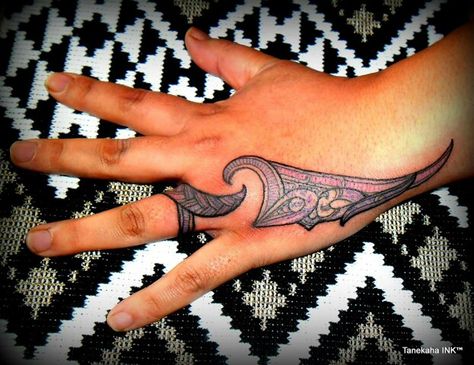 Ring Ta Moko Ring Tattoo Designs For Women, Maori Tamoko, Wedding Ring Finger Tattoos, Celtic Symbols And Meanings, Art Rubric, Ring Tattoo Designs, Wedding Band Tattoo, Polynesian Tattoos Women, Ring Tattoo