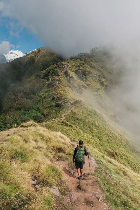 Trek Photo Ideas, Trekking Photography Poses, Desert Running, Trekking Photos, Trekking Aesthetic, Tourism Aesthetic, Trek Aesthetic, Adventurous Aesthetic, Mountain Hiking Aesthetic