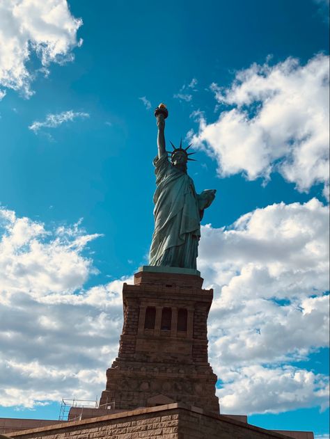 New York | aesthetic | New York wallpaper | New York aesthetic | Statue of Liberty | New York , Manhattan | liberty island | Aesthetic Statue Of Liberty, Statue Of Liberty Aesthetic, Aesthetic Statue, Statue Of Liberty New York, Square Aesthetic, Aesthetic New York, Liberty New York, New York Wallpaper, Liberty Island