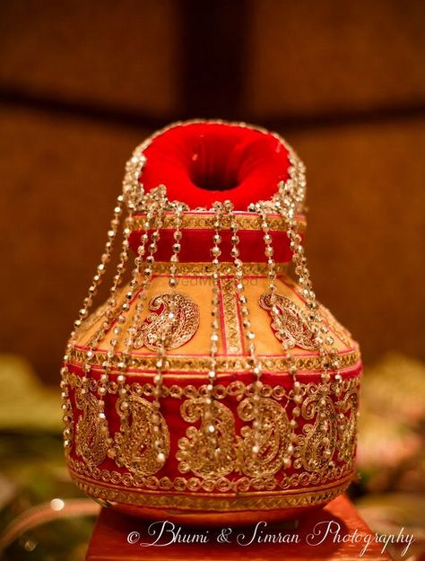 Weddings, Indian Wedding Planning Online - WedMeGood Kalash Decoration, Wedding Sign Decor, Wedding Favours Luxury, Thali Decoration Ideas, Wedding Gift Pack, Bridal Gift Wrapping Ideas, Personalized Wedding Decor, Desi Wedding Decor, Marriage Decoration