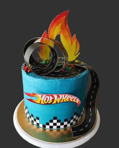 Buttercream cake Hot Wheels Themed Birthday Party, Wheels Cake, Birthday Cake Kids Boys, Bolo Hot Wheels, Hot Wheels Cake, Lumberjack Birthday Party, Hotwheels Birthday Party, Monster Truck Cake, Hot Wheels Party