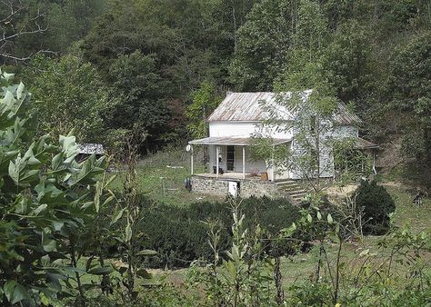 A HOME IN THE HOLLER by NC Cigany, via Flickr Old Homestead, Living Off The Land, Old Farm Houses, Appalachian Mountains, Gothic Aesthetic, Old Farm, Take Me Home, Abandoned Houses, The Shadow