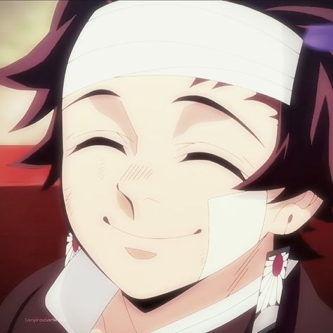 Tanjiro Smiling, Tanjiro Smile, Tanjiro Icon, Tutorial Eyeliner, Makeup Tutorial Eyeliner, Fictional Men, His Smile, Art Manga, Tanjiro Kamado