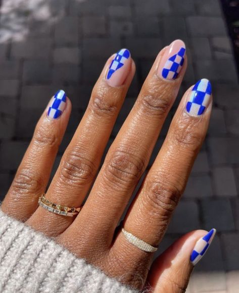 Electric blue nail design, chequer nails Blue Nail Design, Do It Yourself Nails, Checkered Nails, Blue And White Nails, Nail Art Stripes, Moon Nails, Geometric Nail, Blue Nail Polish, White Nail Polish