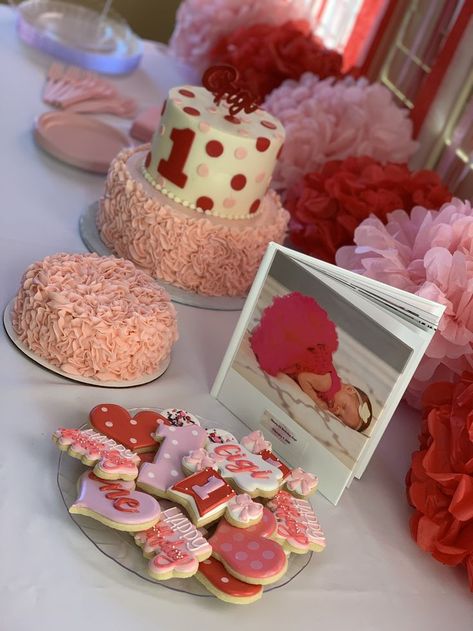 Valentines Day Birthday Party For Girl, Valentine 1st Birthday Girl, Valentines Day 1st Birthday Party, Valentines 1st Birthday Party Girl, First Birthday Valentines Day Theme, Valentines First Birthday Girl, Red Birthday Ideas, Valentines Birthday Cake, Pink And Red Birthday