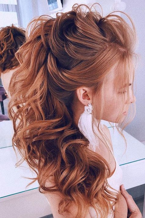 swept back wedding hairstyles half up half down on curly long red hair side lavishpro Curly Wedding Hairstyles, Blond Rose, Messy Wedding Hair, Wedding Hair Side, Curly Wedding Hair, Beautiful Red Hair, Strawberry Blonde Hair, Long Red Hair, Wedding Hairstyles Half Up Half Down