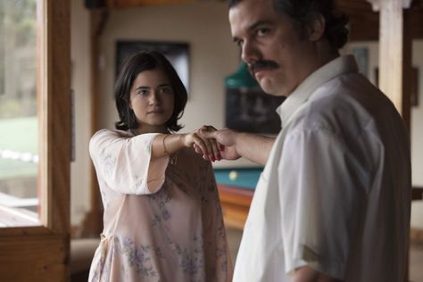 Paulina Gaitan Pablo Escobar Wife, Don Pablo Escobar, Netflix Drama Series, Trailer Images, Pablo Escobar, Man Icon, Pedro Pascal, Couple Halloween, Body Sculpting