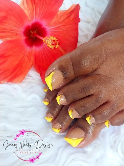 Yellow Acrylic Toes, Yellow Toe Nails, Mail Color, Pedicure Nail Designs, Pedicure Ideas, Gel Toe Nails, Acrylic Toes, Acrylic Toe Nails, Stylish Nails Designs