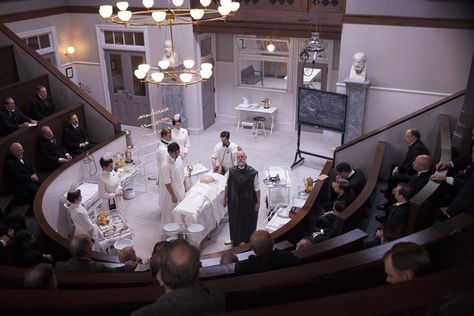 The surgical theater set at Knickerbocker Hospital is dressed almost entirely in white and black. Its design was an almost replica of that painted by Thomas Eakins in the late 19th century. Television Decor, Medical Photography, The Knick, Clive Owen, Set Decoration, Set Design Theatre, Set Decor, Theatre Set, Lower East Side