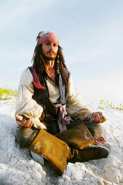 *CAPTAIN JACK SPARROW ~ Pirates of the Caribbean...."meditation." Jack Sparrow Drawing, Pirate Words, Sparrow Drawing, Jack Sparrow Quotes, Barnabas Collins, جوني ديب, Kaptan Jack Sparrow, Here's Johnny, The Lone Ranger