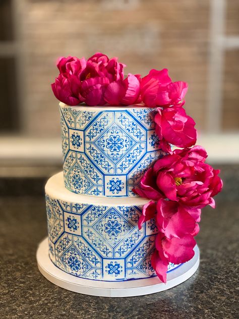 Mediterranean Cake Design, Greek Theme Cake, Talavera Cake Ideas, Bougainvillea Cake, Santorini Themed Party, Talavera Cake, Mama Mia Cake, Mama Mia Party Decorations, Mamma Mia Cake