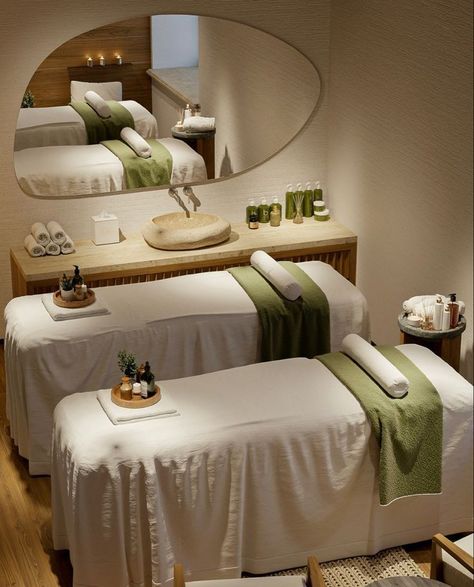 Facial Bed Design, Small Spa Design Ideas, Healing Center Design Spaces, Massage Bed Setup, Gold Esthetician Room, Spa Organization Ideas, Pink Esthetician Room, Facial Room Decor Ideas, Massage Room Aesthetic