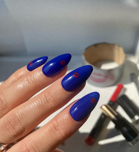 Oh I leave quite an impression 💋💙🔪 Save for @sabrinacarpenter Short N Sweet Tour Nail Inspo! . . #nailart #nailarttutorial #nailvideos #nails #nailideas #nailinspo #naildesigns #diynails #nailtrends #manicure #uñas #mani #easynailart #simplenailart #portjefferson #suffolk #longisland #longislandnailtech #sabrinacarpenter #shortnsweet #taste #espresso #sabrinacarpenterfans Nail Art Tutorial, Easy Nail Art, Nail Trends, Nail Tech, Diy Nails, Nail Inspo, Espresso, Manicure, Nail Designs