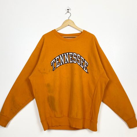 Sweatshirt Embroidery, Cute Country Outfits, Vintage University, Vintage College, Embroidery Sweatshirt, Tennessee Volunteers, University Of Tennessee, Country Outfits, Cricut Ideas