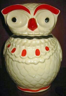 The Iowa Housewife: Christmas Cookies Classy Room, Antique Cookie Jars, Owl Cookie Jar, Teapot Cookies, Vintage Corningware, Classy Rooms, Vintage Knick Knacks, Clay Making, Cookie Jars Vintage