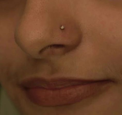 2000s Nose Piercing, Left Nostril Piercing, Cute Stud Nose Piercing, Nose Ring Aesthetic Stud, Aesthetic Nose Piercing Stud, Cute Nose Piercings Ideas, Piercing Ideas Nose, Nose Piercing Inspo, One Ear Piercing