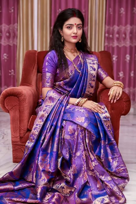 Reception Lehenga Bridal, Reception Saree Look, Bengali Bride Reception Look, Saree Styling, Bengali Saree, Indian Bride Makeup, Bengali Bridal Makeup, Indian Bridal Photos, Bengali Bride