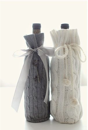 old sweater gift wrap, so cute! Wine Wrap, Wine Sweater, Ropa Upcycling, Wine Craft, Wine Bottle Covers, Winter Wedding Inspiration, Upcycle Sweater, Wedding Inspiration Board, Wool Wrap