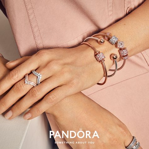 Pandora Jewlery, Rings Stacked, Pandora Bracelet Charms Ideas, Rings Pandora, Pandora Bracelet Designs, Pandora Jewelry Charms, Pandora Rose, Bracelets And Rings, Eyewear Trends