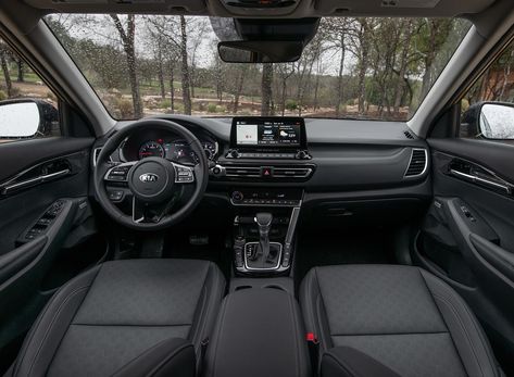 Kia Seltos Interior, New Car Picture, New Car Wallpaper, Crossover Cars, Hyundai Creta, Kia Seltos, Open Range, Sedan Cars, Car Rental Company