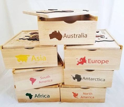 Continental boxes with the prospective animals and environments. Montessori Elementary Classroom, Continent Boxes, Montessori Trays, Montessori Geography, Baby Chloe, Montessori Elementary, Montessori Diy, Homeschool Preschool Activities, Map Activities