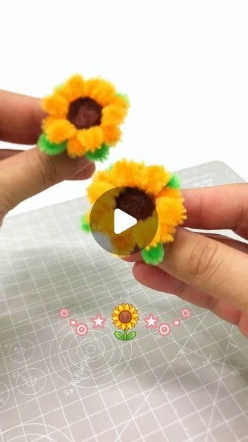 Sunflower Rings, Sunflower Tutorial, Sunflower Craft, Craft Stick Projects, Diy Sunflower, Pipe Cleaner Art, Sunflower Crafts, Piping Flowers, Pipe Cleaner Flowers