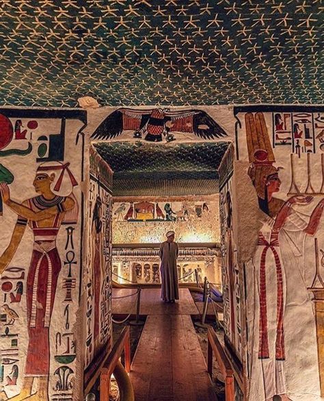 8 Best Ancient Egyptian Tomb Sites in Modern Day Egypt Queen Nefertari, Ancient Egyptian Tombs, Modern Egypt, Egyptian Temple, Ancient Tomb, Ramses Ii, Egyptian Style, Egyptian Pyramids, Visit Egypt