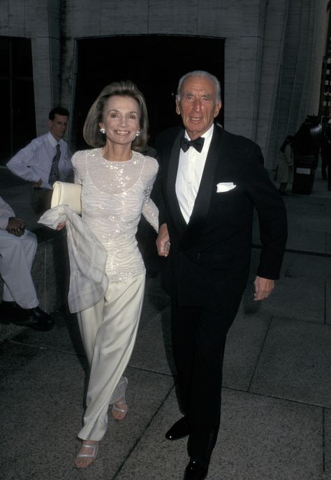 Lee Radziwill's Best Style Moments: Timeless American Elegance in Pictures Photos | W Magazine Jackie O's, Lee Radziwill, Jackie Onassis, American Princess, W Magazine, Best Style, New York Street, Mellow Yellow, First Lady