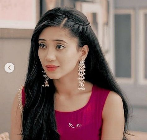 Naira Hair Styles In Yrkkh, Shivangi Joshi Hairstyle, Open Hairstyles Indian Wedding Straight, Naira Hairstyle, Naira Hairstyles In Yrkkh, Naira Kartik, Long Hair Style, Long Haircuts, Bridal Hair Buns