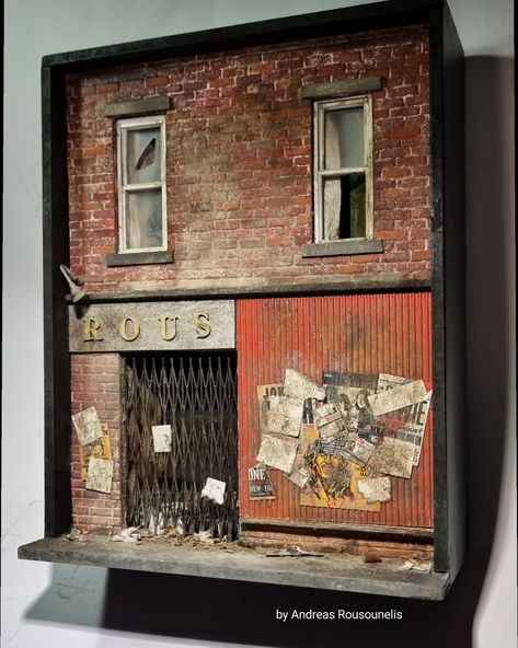 Store Diorama, Old Brick Building, Miniature Photography, Skid Row, Architecture Drawing Art, Miniature Rooms, Old Bricks, Brick Building, Facades