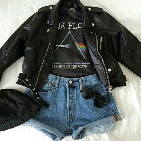 Motorcycle Club Outfits For Women, Style Edgy Soft Grunge, Grunge Winter Outfits, Mode Edgy, Look Grunge, 90s Fashion Grunge, Pastel Grunge, Grunge Look, Alice Cooper