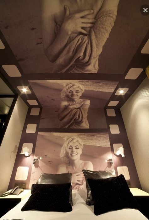 Marilyn Monroe wallpaper above bed Batman Furniture, Marilyn Monroe Bedroom, Marilyn Monroe Room, Marilyn Monroe Decor, Marilyn Monroe Wallpaper, Marilyn Monroe Art, Marilyn Monroe Photos, W Hotel, Norma Jean