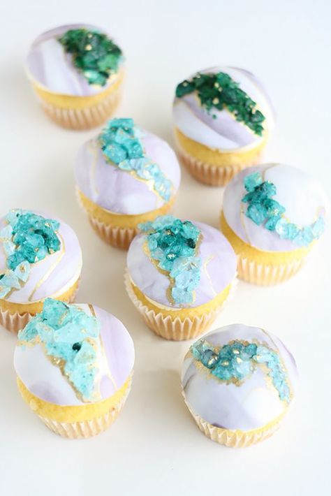 Gem Party Invitation | Girls Birthday Party Engagement Party Baby Shower Bridal Shower printables | Pin to your party planning board Geode Party, Crystal Cakes, Geode Cakes, Gem Party, Crystal Cupcakes, Geode Cake Wedding, Crystal Party, Unique Cupcakes, Geode Wedding