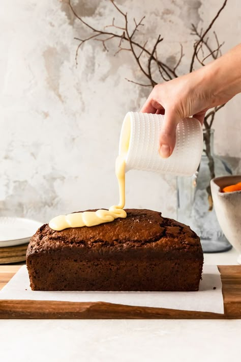 Gingerbread Loaf Cake, Glazed Gingerbread, Chocolate Pumpkin Bread, Cake Aux Olives, Gingerbread Loaf, Loaf Cakes, Chocolate Pumpkin, Desserts Vegan, Gingerbread Cake