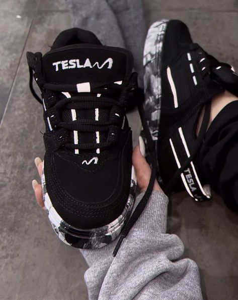 Tesla Tenis, Tenis Dc, Dc Sneakers, Beautiful Slippers, Trendy Womens Shoes, Next Shoes, Jordan Shoes Girls, Fresh Shoes, Nike Air Max Plus